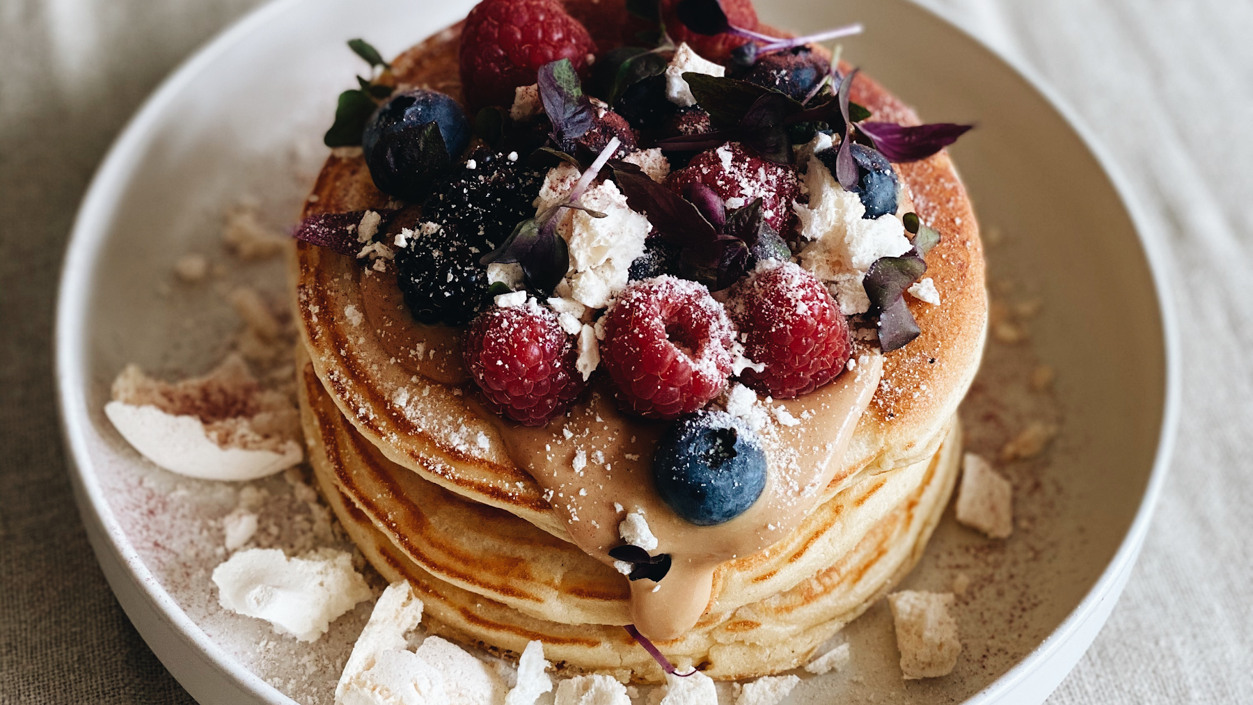 pancakes with berries
